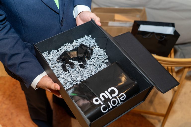 Regalo de eToro Club para los invitados de la Gala Diamond