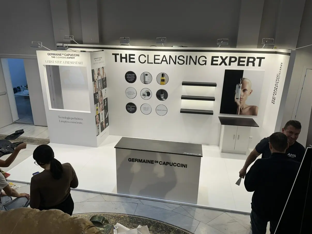 Decoración personalizada para stands de empresas - GDC 6