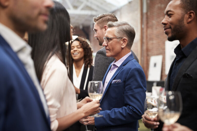 Protocolo y etiqueta en eventos empresariales formales
