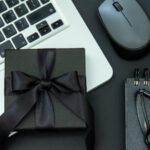 Regalos tecnológicos para eventos corporativos - cyber monday and black friday sale gift box and c 2024 12 07 19 25 25 utc