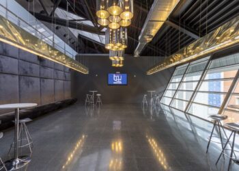 Sala VIP - Montaje original - Persianas subidas v7