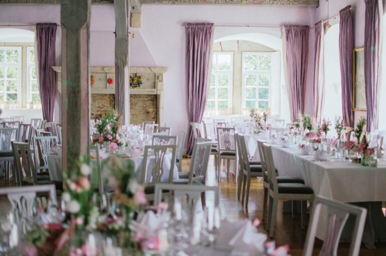 Decoración minimalista en eventos de empresa