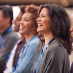 Cómo utilizar eventos para reforzar la identidad corporativa - group of casually dressed businessmen and business 2024 10 20 23 21 41 utc