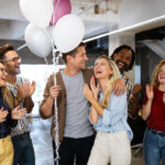Cómo planificar eventos sorpresa para empleados - group of successful happy business people in offic 2026 01 08 23 50 06 utc