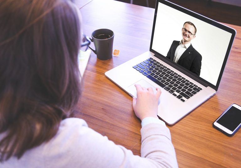 Tipos de eventos virtuales para empresas: 8 formatos que funcionan